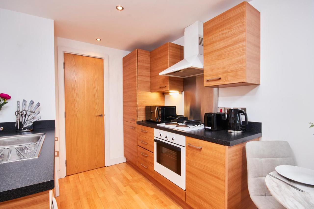 Deluxe City Centre Apt Balcony View& Free Parking! Lägenhet Leeds  Exteriör bild